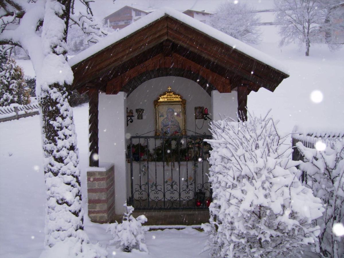 Ferienwohnungen Monja Und Dietmar Thoeni Arzl im Pitztal Exterior photo