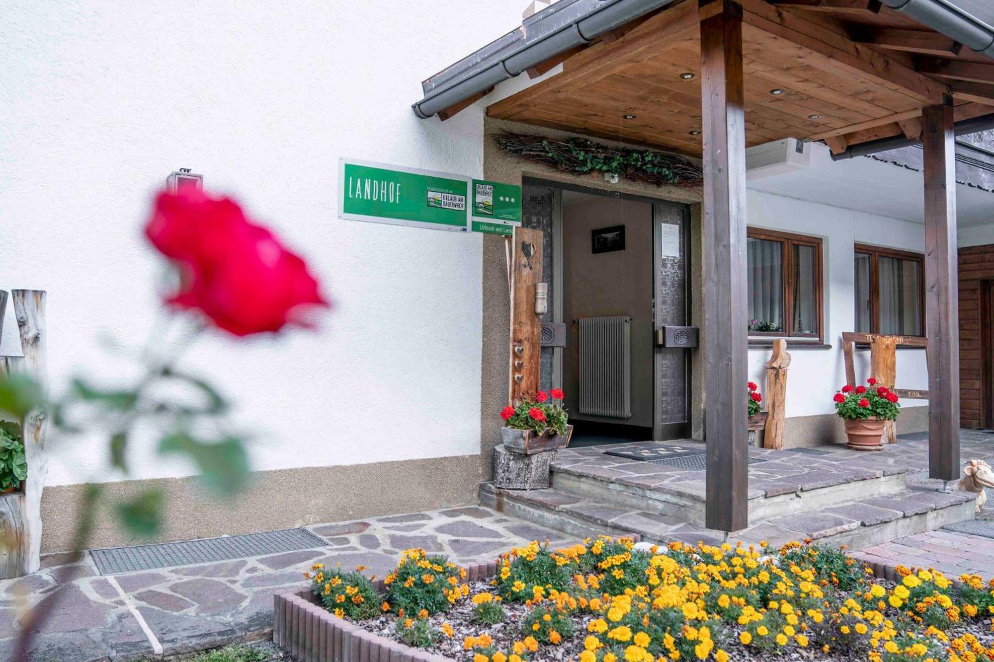 Ferienwohnungen Monja Und Dietmar Thoeni Arzl im Pitztal Exterior photo